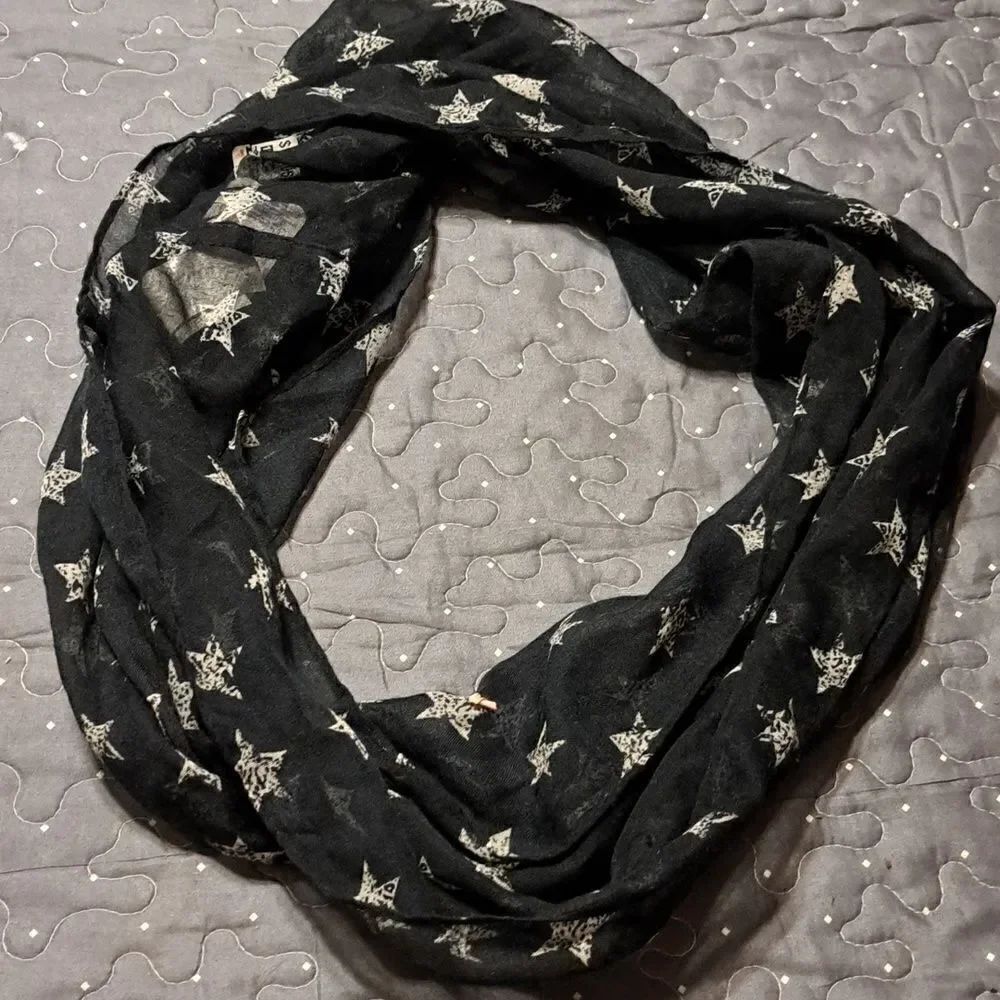 Claire's Navy blue stars scarf NWT